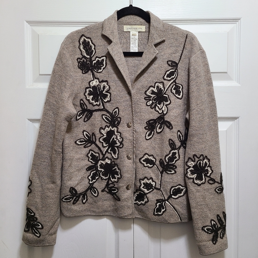 Vtg Jones New York‎ MERINO WOOL EMBROIDERED FLORAL CARDiGAN Flaw
